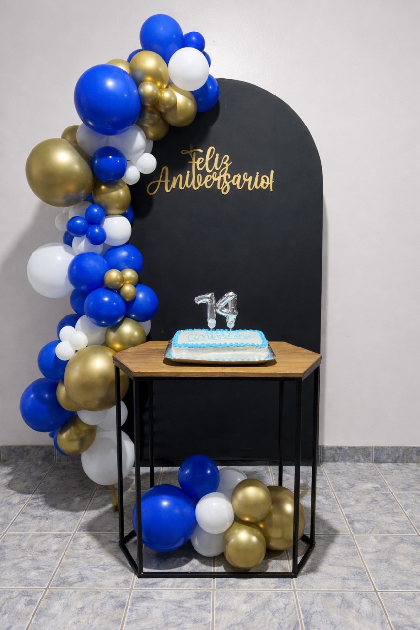 Kit Romano Preto Com Mesa E Balões - A FESTA E DECORAÇÃO