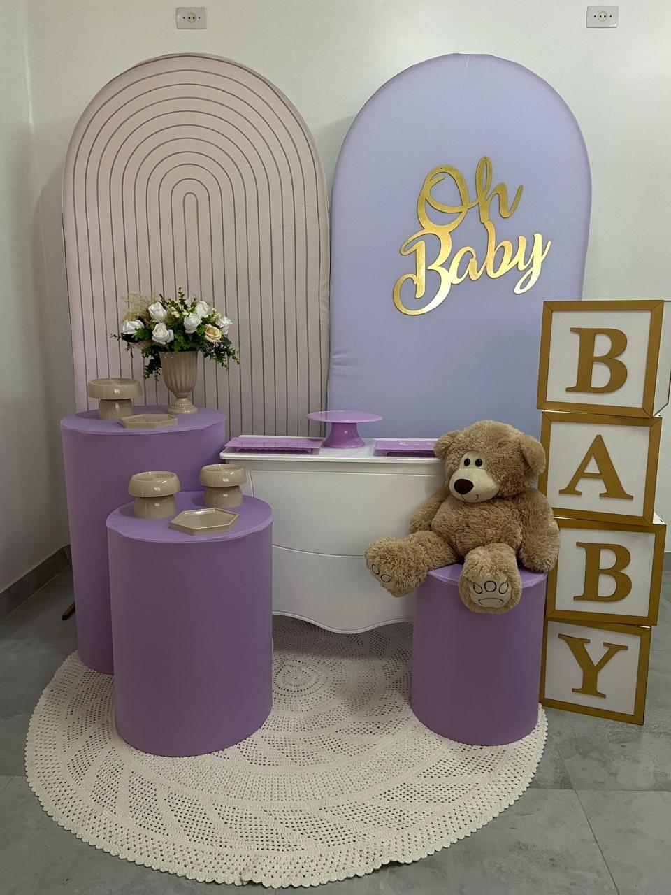 Kit Menina Lilás Com Painel Romano - A FESTA E DECORAÇÃO