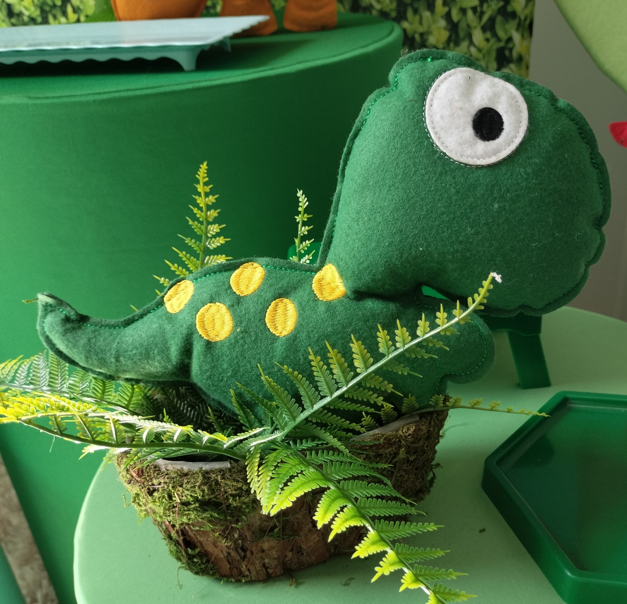 Dinossauro Verde Feltro   - A FESTA E DECORAÇÃO