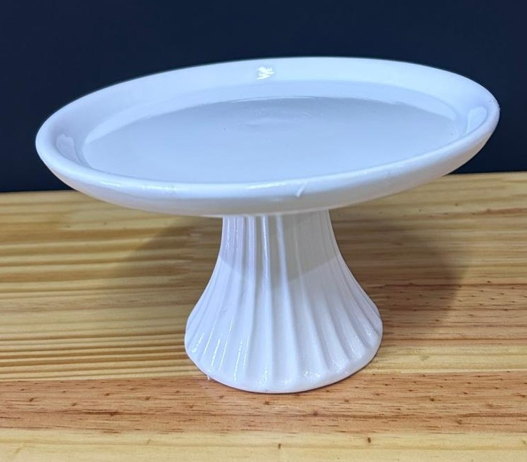 Bandeja Alta Ceramica Branca M  - A FESTA E DECORAÇÃO