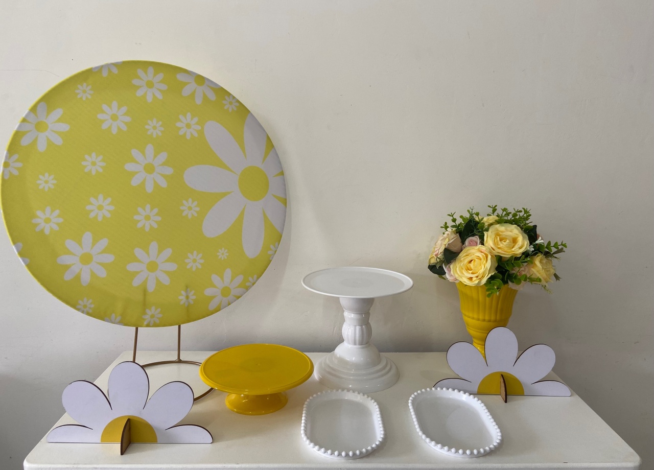 Kit Festa Na Mesa M Margaridas (Amarelo E Branco) - A FESTA E DECORAÇÃO