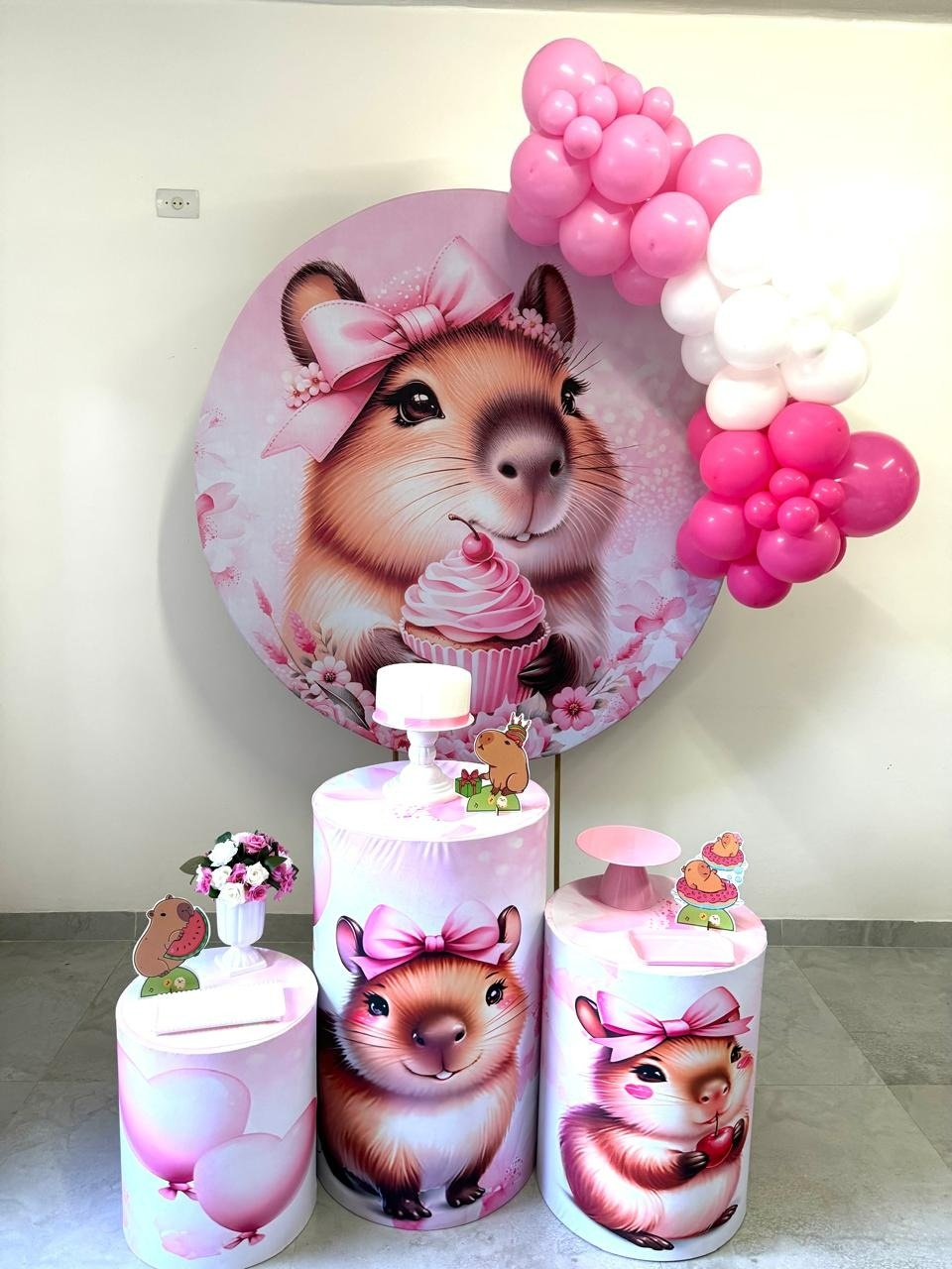 Kit Completo Com Balão Capivara Rosa  - A FESTA E DECORAÇÃO