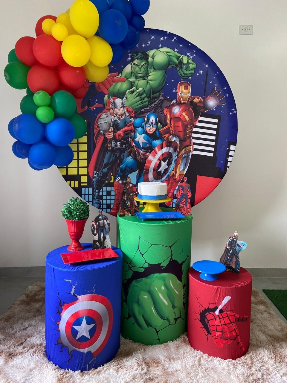 Heróis  Kit Completo Com Balões - A FESTA E DECORAÇÃO