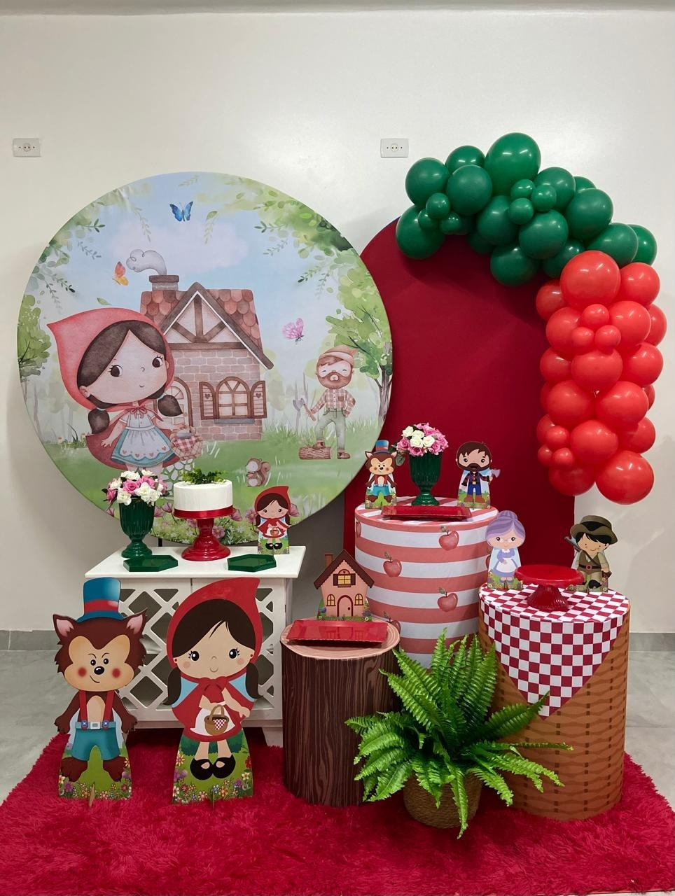 Chapeuzinho Vermelho Kit  Super Luxo  - A FESTA E DECORAÇÃO