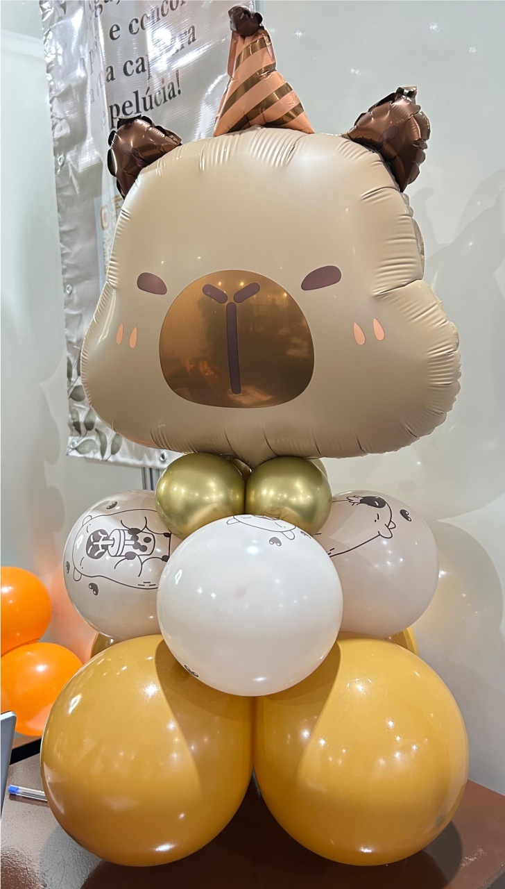 Arranjo de Balão Capivara - A FESTA E DECORAÇÃO