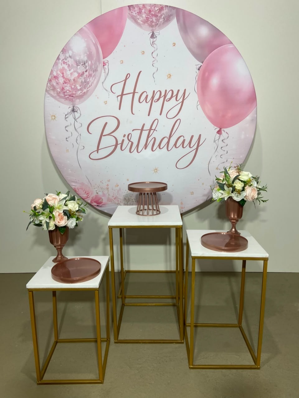 Happy Birthday Balão Rosa Kit Com Mesas de Ferro Branca - A FESTA E DECORAÇÃO