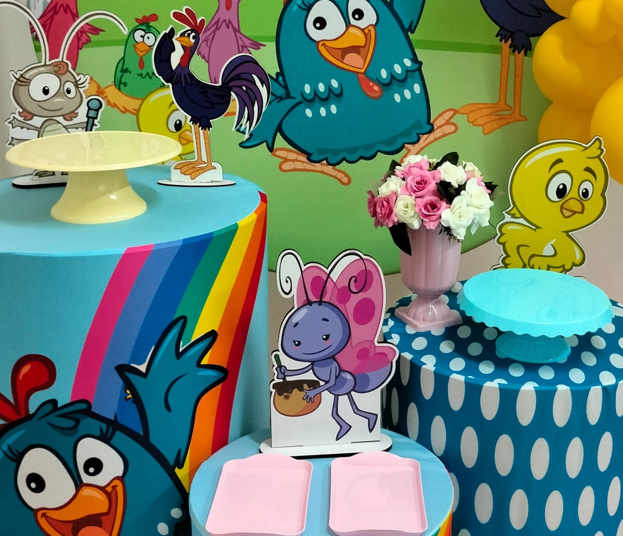 Display Galinha Pintadinha - A FESTA E DECORAÇÃO
