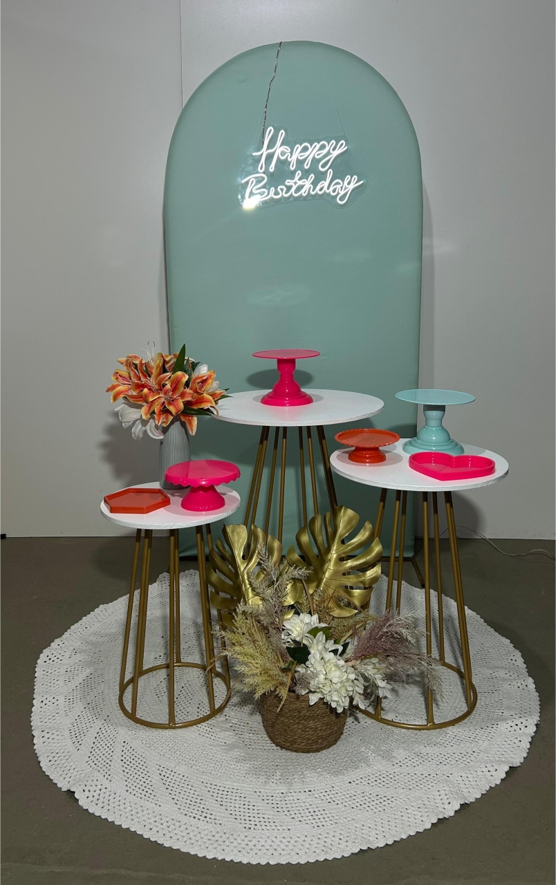 Composição Romano Água Com Mesa Branca - A FESTA E DECORAÇÃO