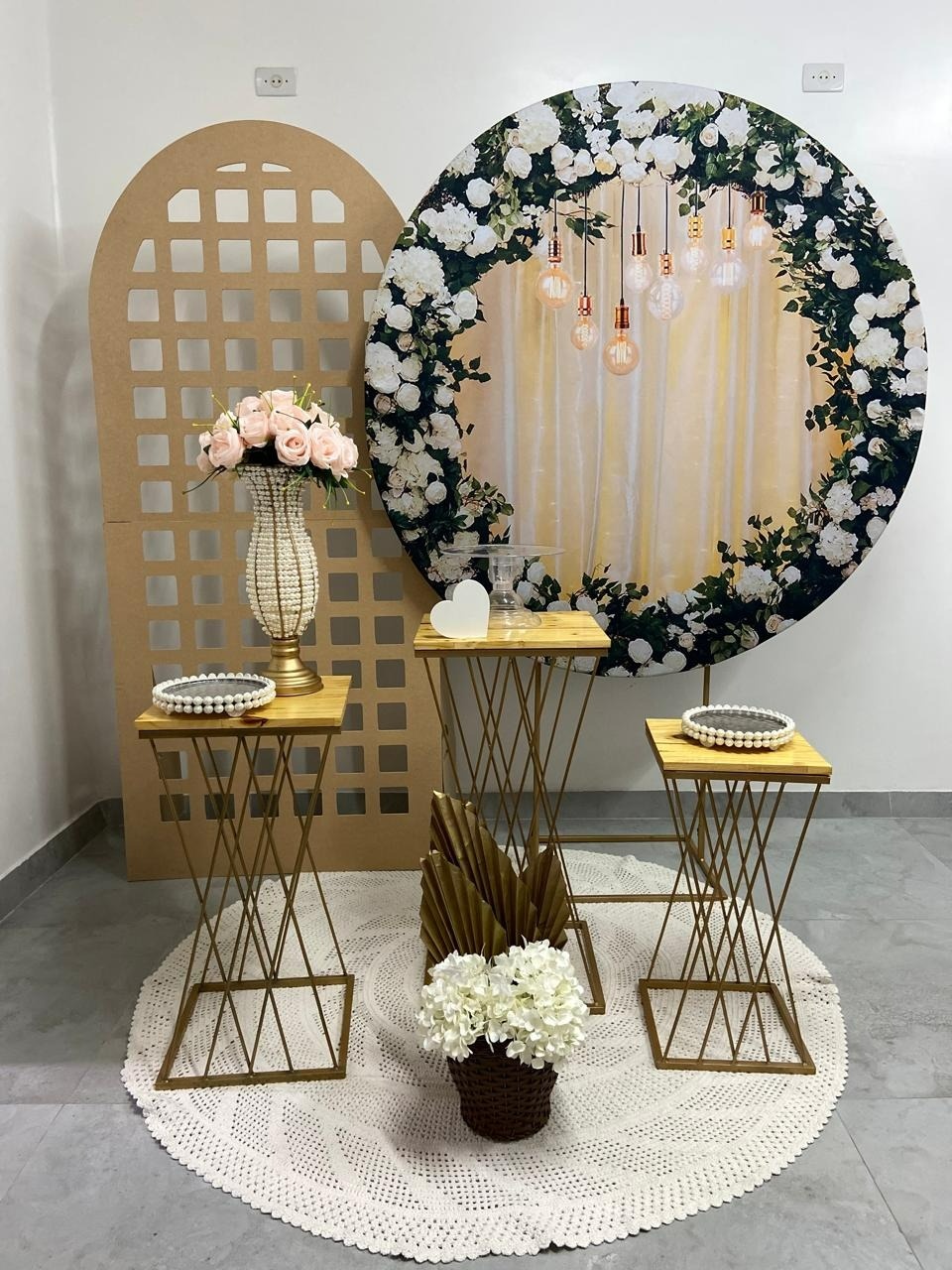 Floral Verde E Branco Kit  Com Treliça - A FESTA E DECORAÇÃO