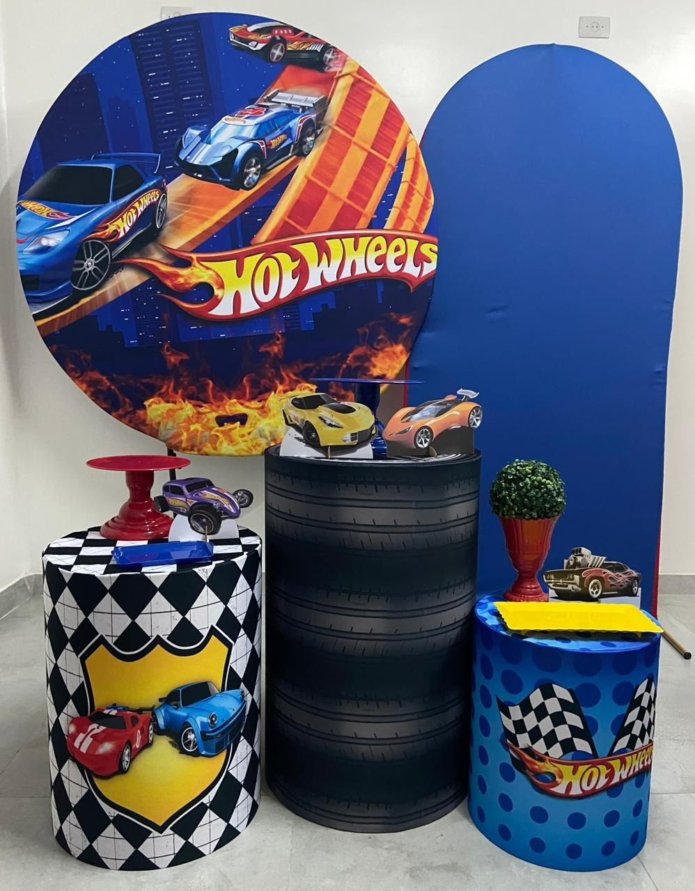 Kit Completo Com Romano Hot Wheels  - A FESTA E DECORAÇÃO