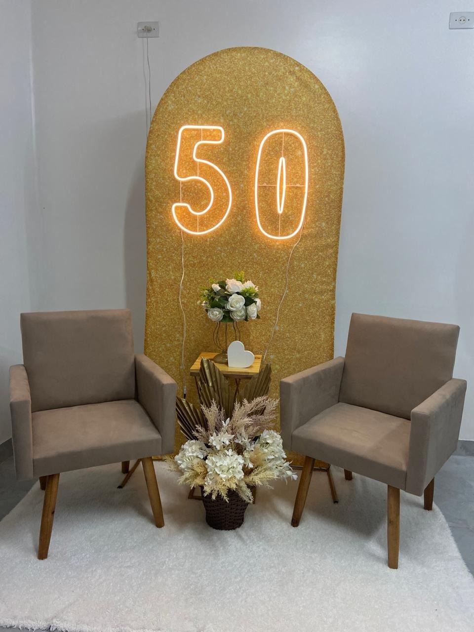 Kit Romano Dourado Com Led E Poltronas - A FESTA E DECORAÇÃO
