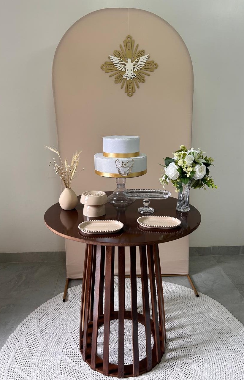 Espírito Santo Kit Bege Com Mesa Redonda - A FESTA E DECORAÇÃO