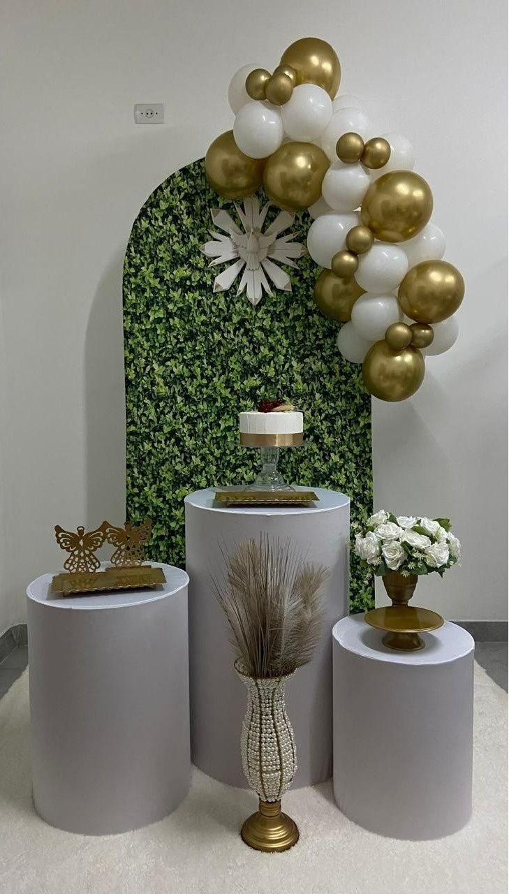 Painel Muro Inglês Com Espírito Santo Cilindro Brancos - A FESTA E DECORAÇÃO
