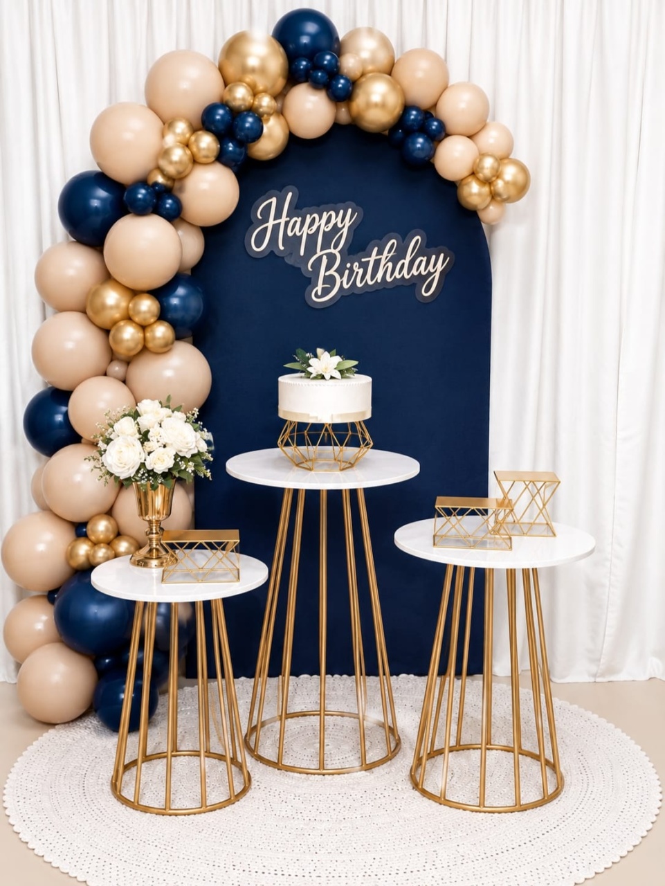 Composição Romano Azul Marinho Com Mesa Branca - A FESTA E DECORAÇÃO