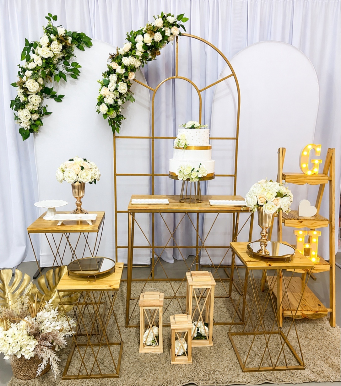 Kit Três Paineis Romanos Com Mesas Aramadas Com Cortinas - A FESTA E DECORAÇÃO