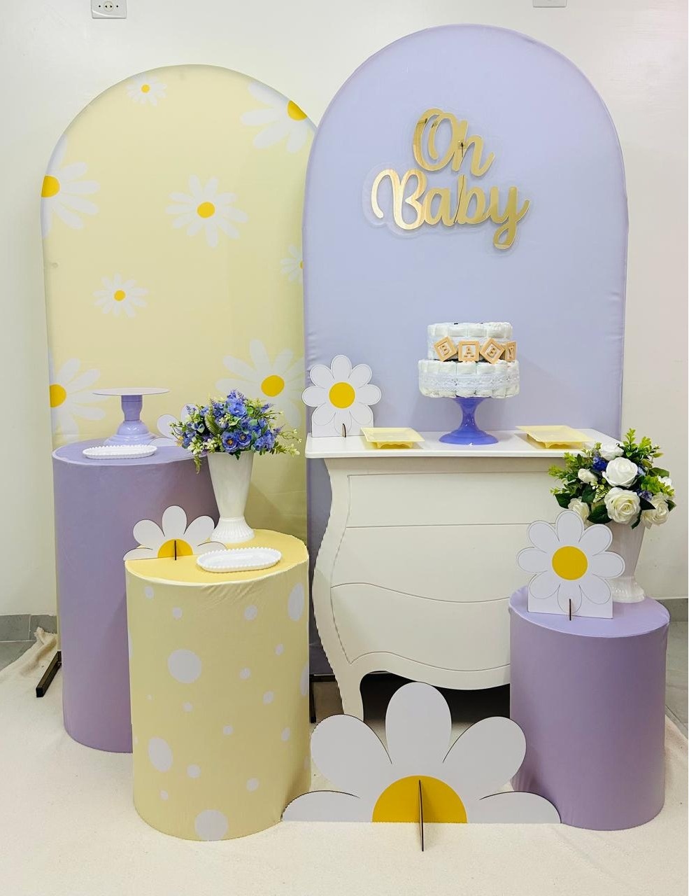 Kit Dois Paineis Romano Margaridas E Lilás - A FESTA E DECORAÇÃO