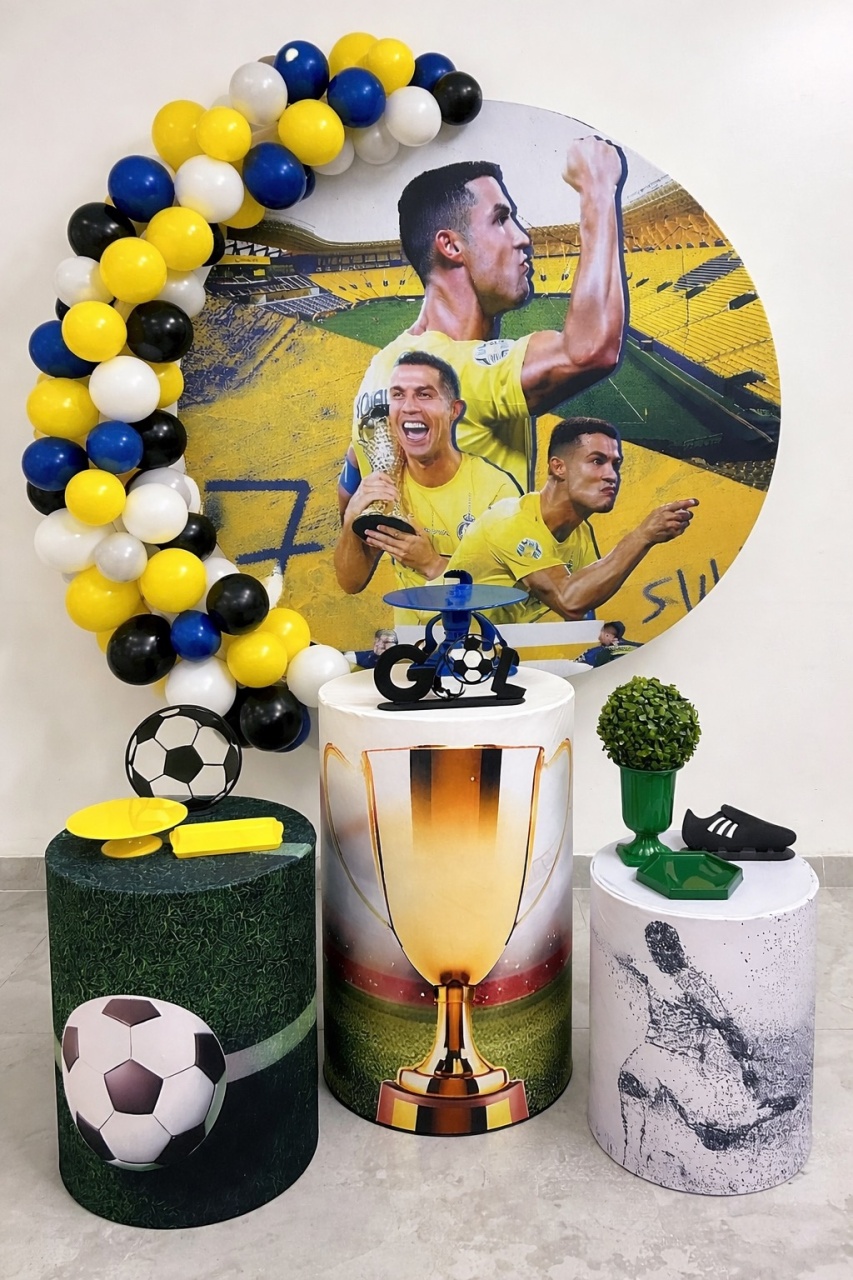 Cristiano Ronaldo Futebol Kit Completo Com Balões - A FESTA E DECORAÇÃO
