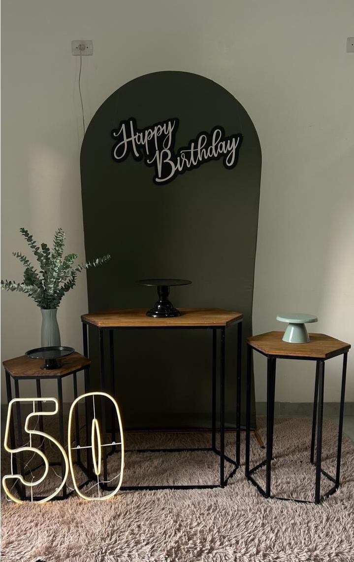 Kit Romano Verde Oliva Com Mesas Metal Preta Com Led - A FESTA E DECORAÇÃO
