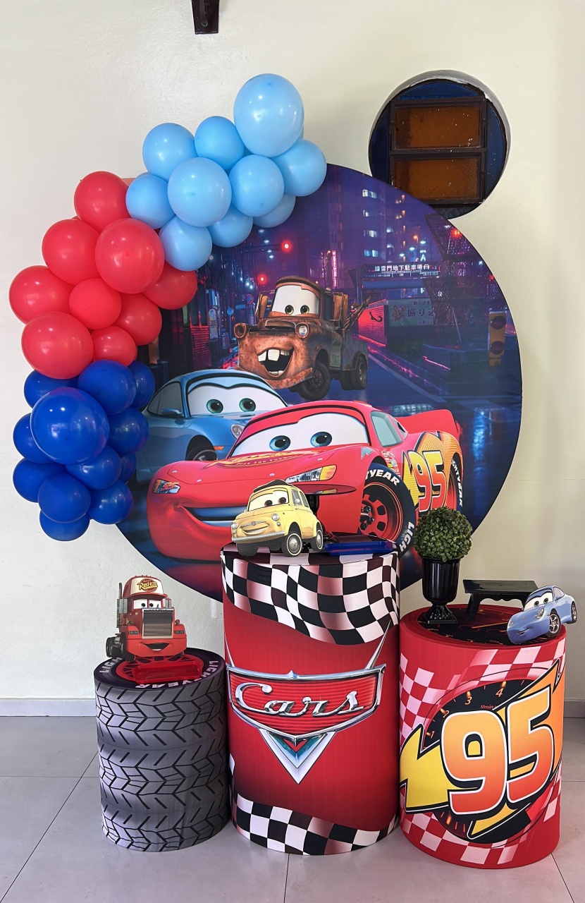 Kit Completo Com Balão Carros Mac Queen  - A FESTA E DECORAÇÃO