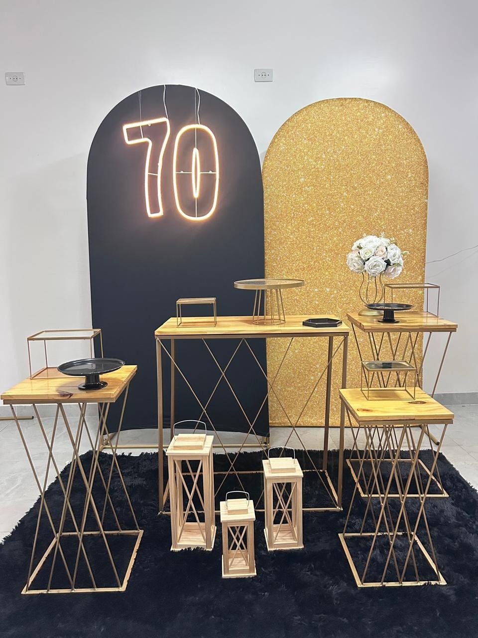 Kit Dois Romanos Dourado E Preto - A FESTA E DECORAÇÃO