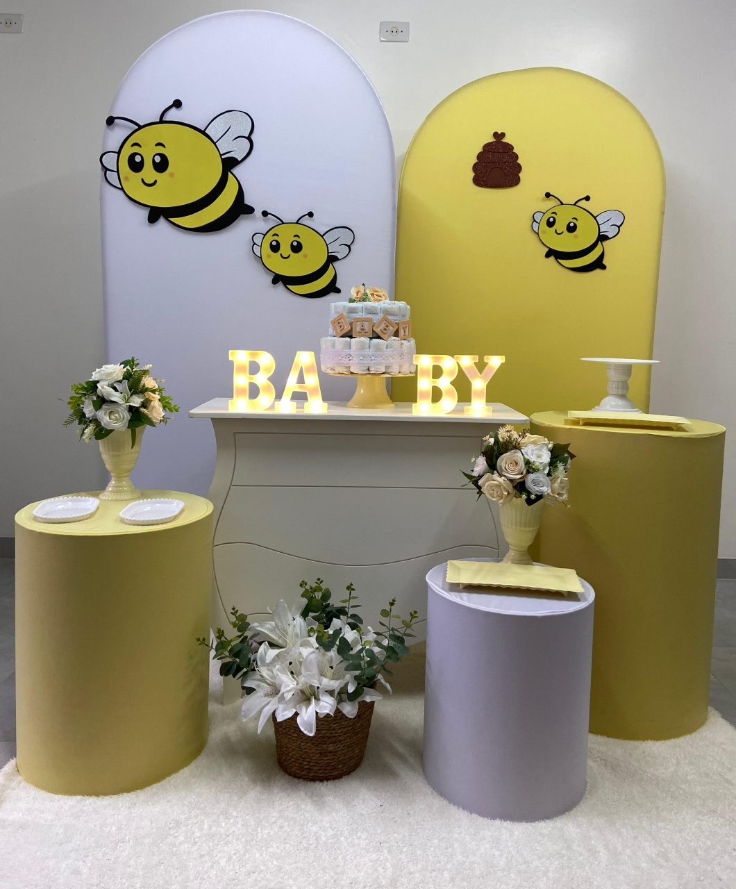 Abelha Kit  Amarelo E Branco - A FESTA E DECORAÇÃO