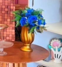 Vaso Dourado + Arranjo de Mesa Azul - suh pegue monte 
