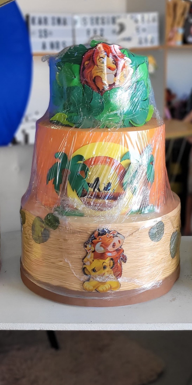 Bolo Fake Rei Leao - suh pegue monte 