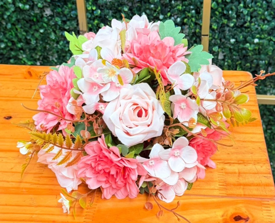 Arranjo de Rosa Bebe E Rosa Claro  - suh pegue monte 