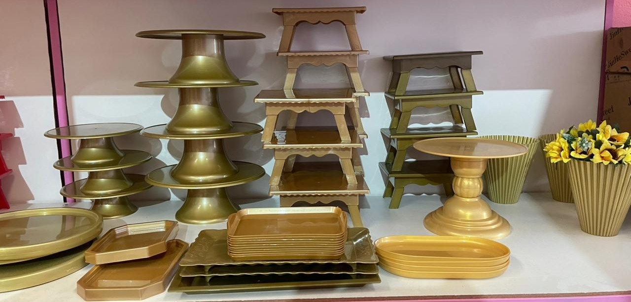Bandeijas de Doces Douradas - suh pegue monte 