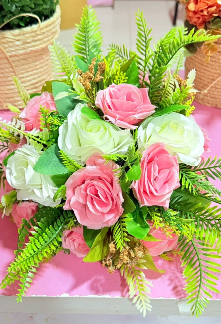 Arranjo de For Branco E Rosa Bebe  - suh pegue monte 