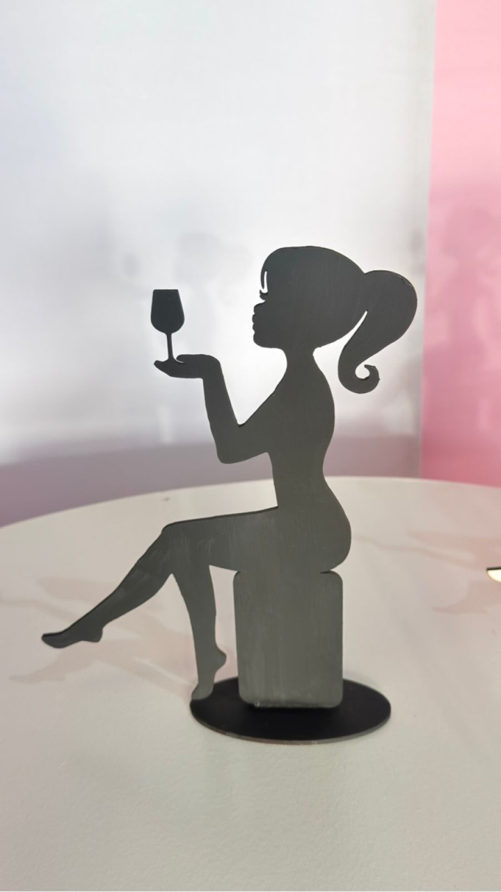 Display Cha de Langerie Mulher Taça Na Mao (Preto ) - suh pegue monte 