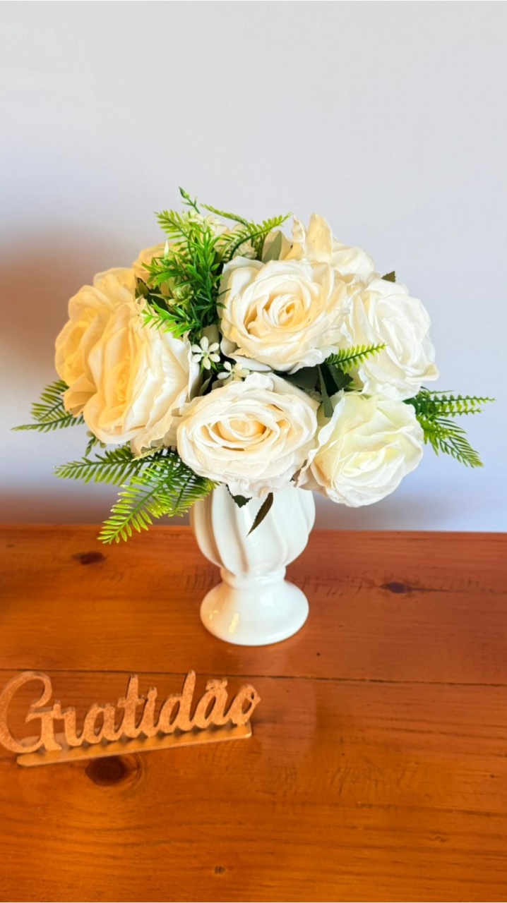 Vaso Ceramica Branco + Arranjo Branco 01 - suh pegue monte 