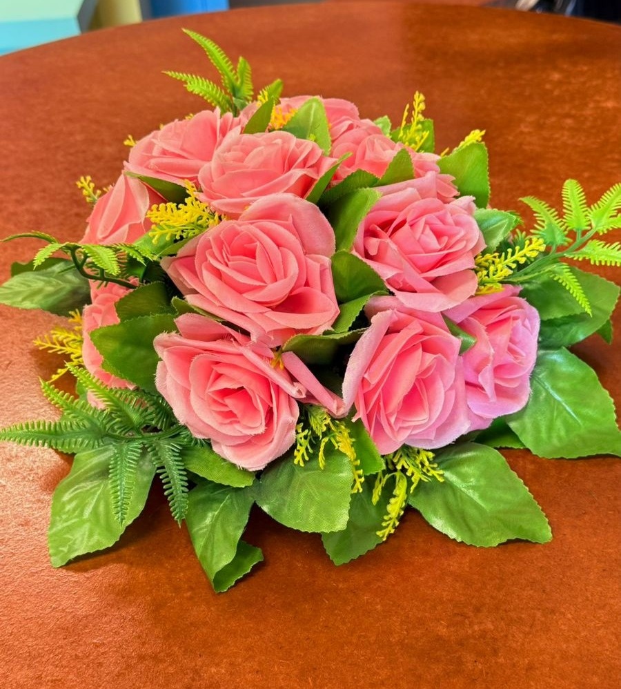 Arranjo de Flor Rosa  - suh pegue monte 