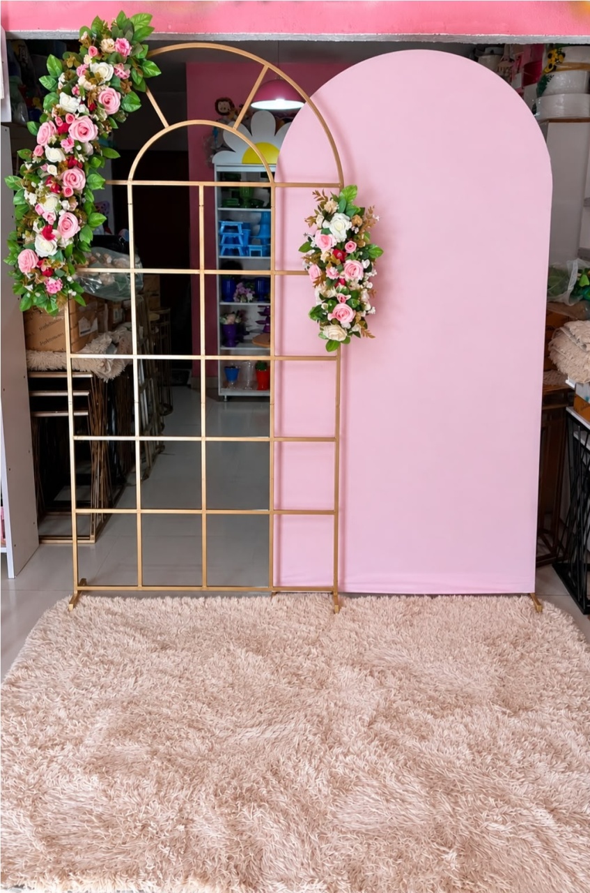Painel Janela + Romano Rosa Com Arranjo Rosa ( Sem Mesas) - suh pegue monte 