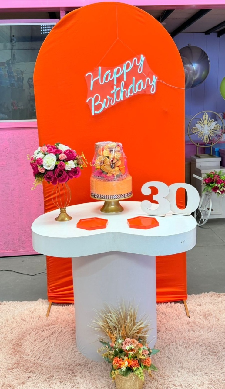 Romano Laranja  + Cilindro Orgânico G  + Led Happy Birtdhay   - suh pegue monte 