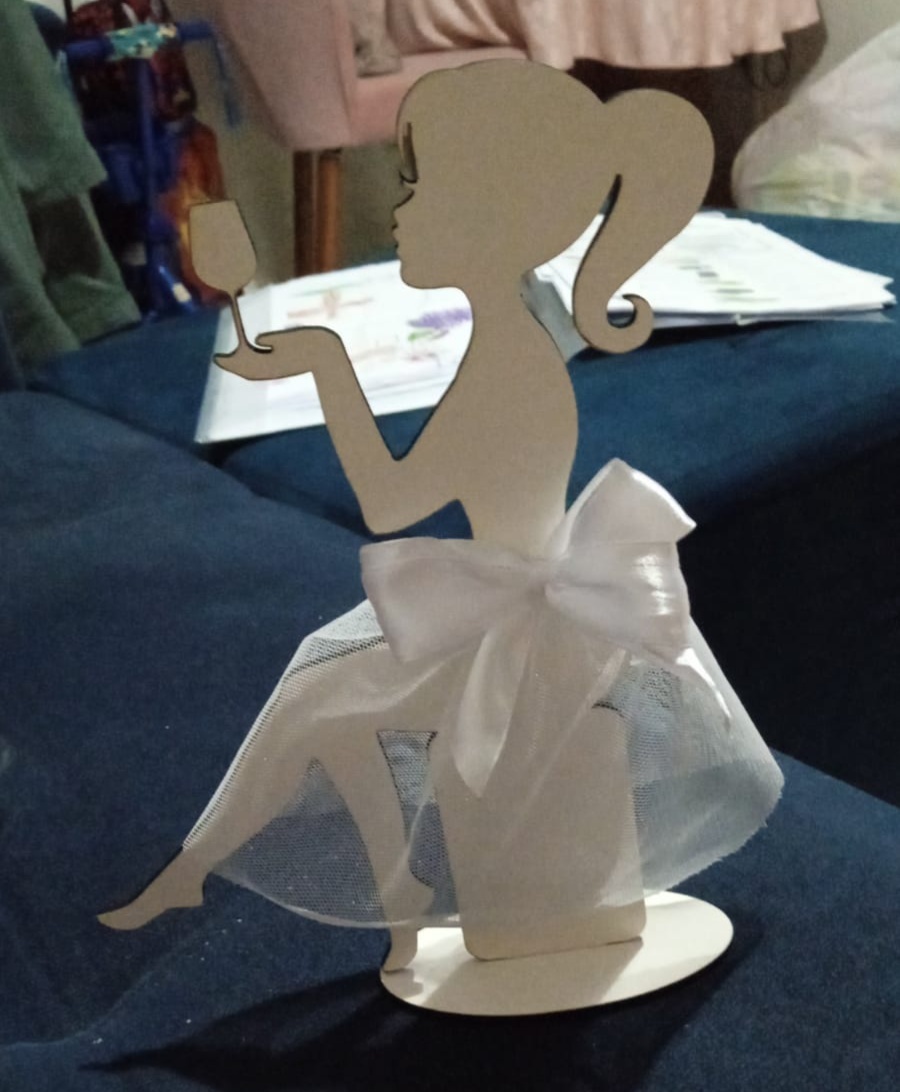 Display Cha de Langerie Mulher Taça Na Mao Com Veu (Branco) (Cópia) - suh pegue monte 