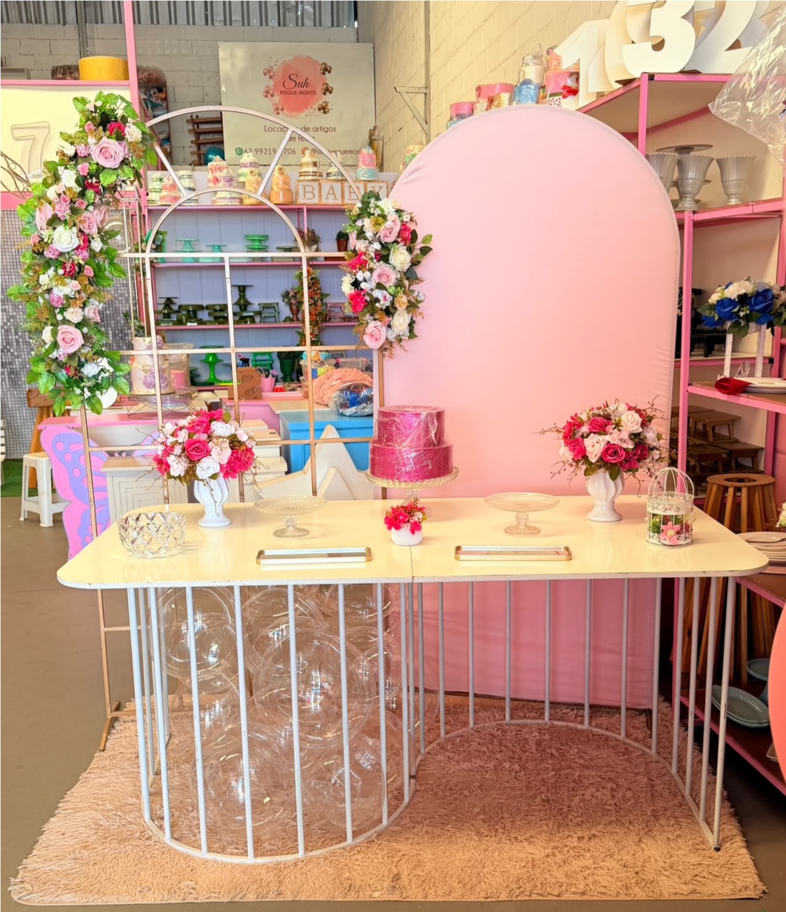 Romano Rosa Bebe + Janela Com Mesa G Branca E Arrajo de Painel - suh pegue monte 