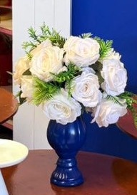 Vaso Ceramica Azul + Arranjo Branco 01 - suh pegue monte 