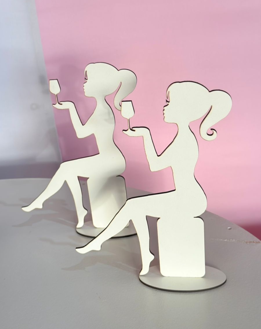 Display Cha de Langerie Mulher Taça Na Mao (Branco) - suh pegue monte 