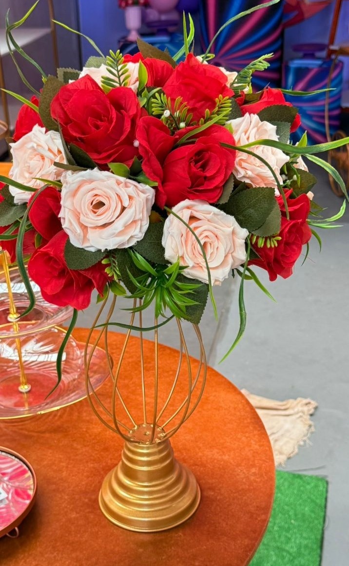 Vaso de Flor Aramado + Arranjo Vermelho  - suh pegue monte 