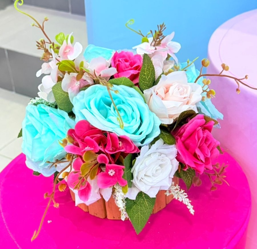 Arranjo de Flores Com Verde Agua - suh pegue monte 