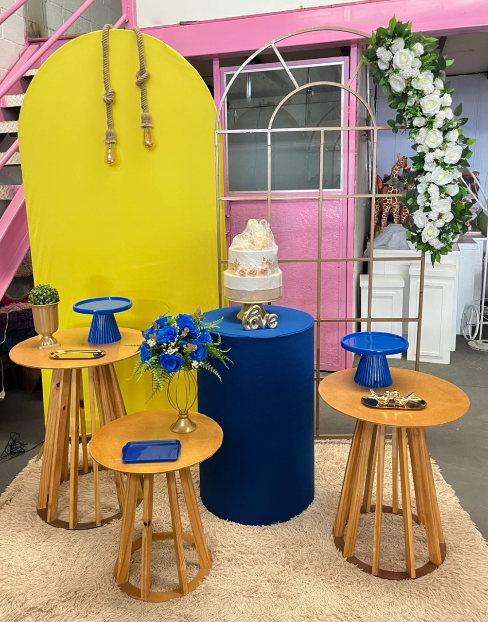 Painel Janela +Romano Amarelo + Rusticas 2 + Arranjo  - suh pegue monte 