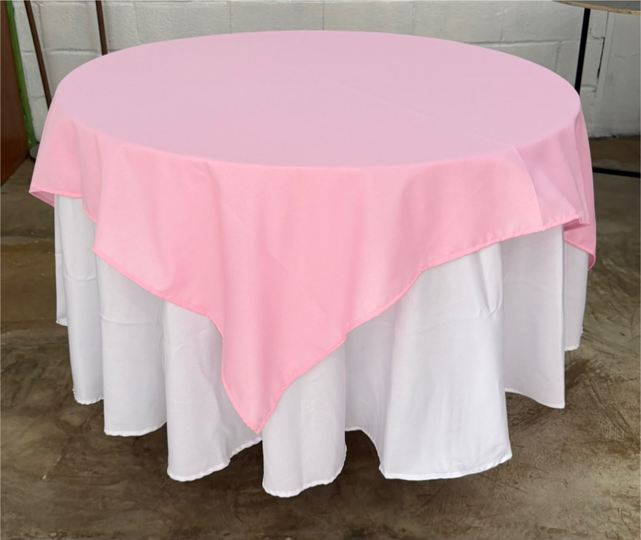 Forro de Mesa 6 Lugares Redondo ( Branco + Cobre Manto Rosa Bebe) - suh pegue monte 