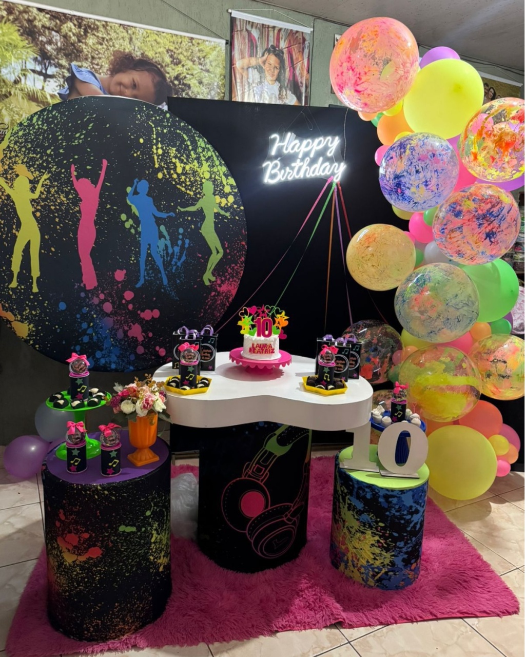 Neon Party + Retangular Preto + Led Happy  - suh pegue monte 