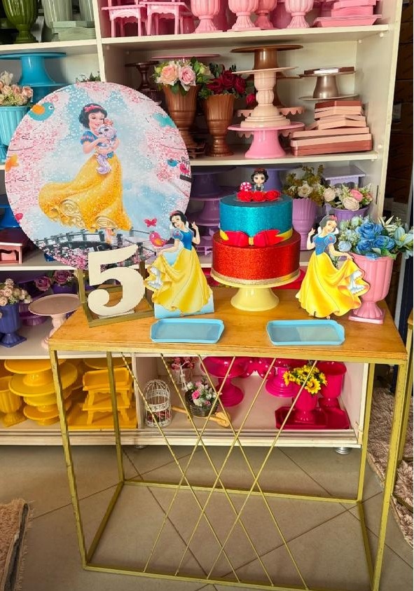 Festa Na Mesa Branca de Neve (Com Mesa) - suh pegue monte 