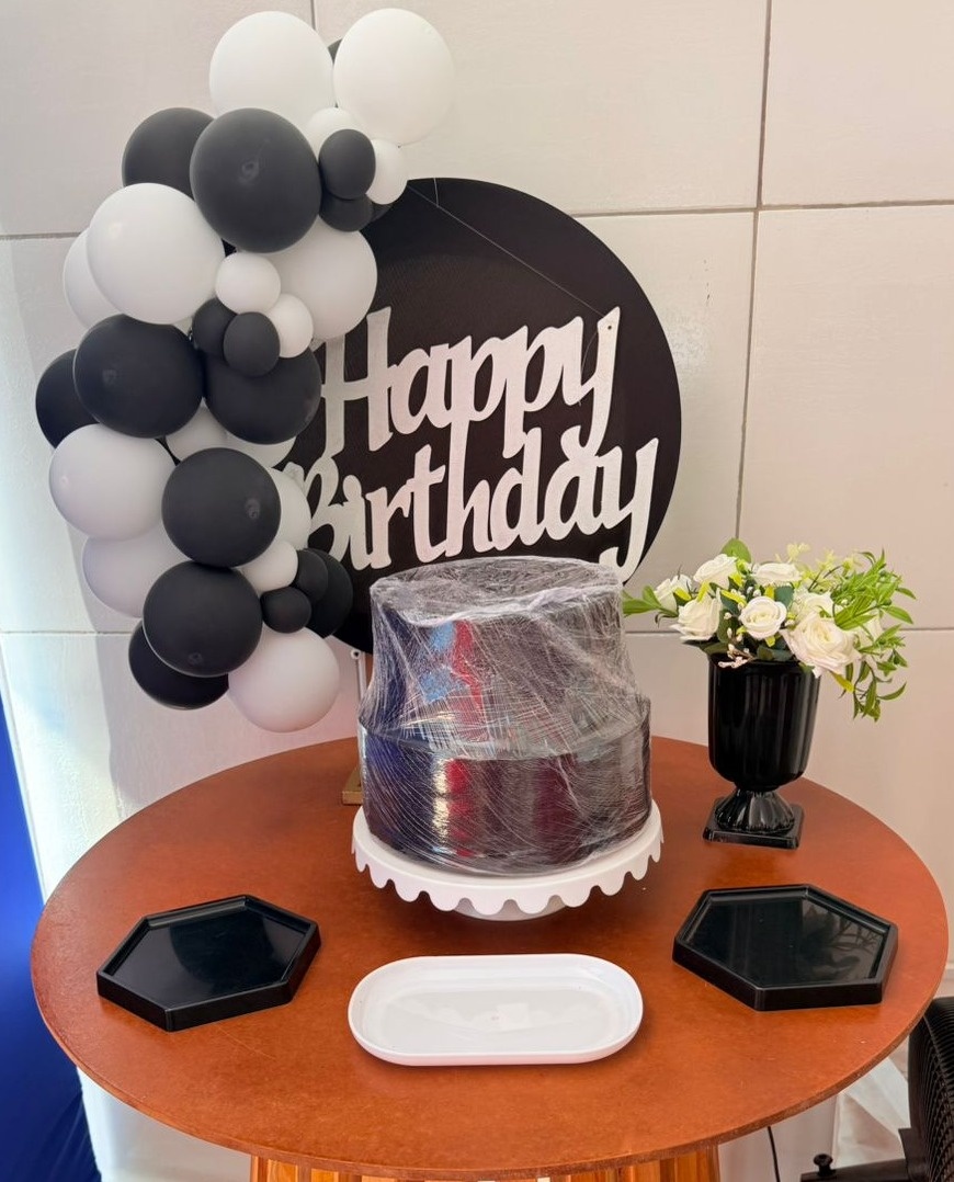 Festa Na Mesa Preto +  Display Happy Mdf  - suh pegue monte 