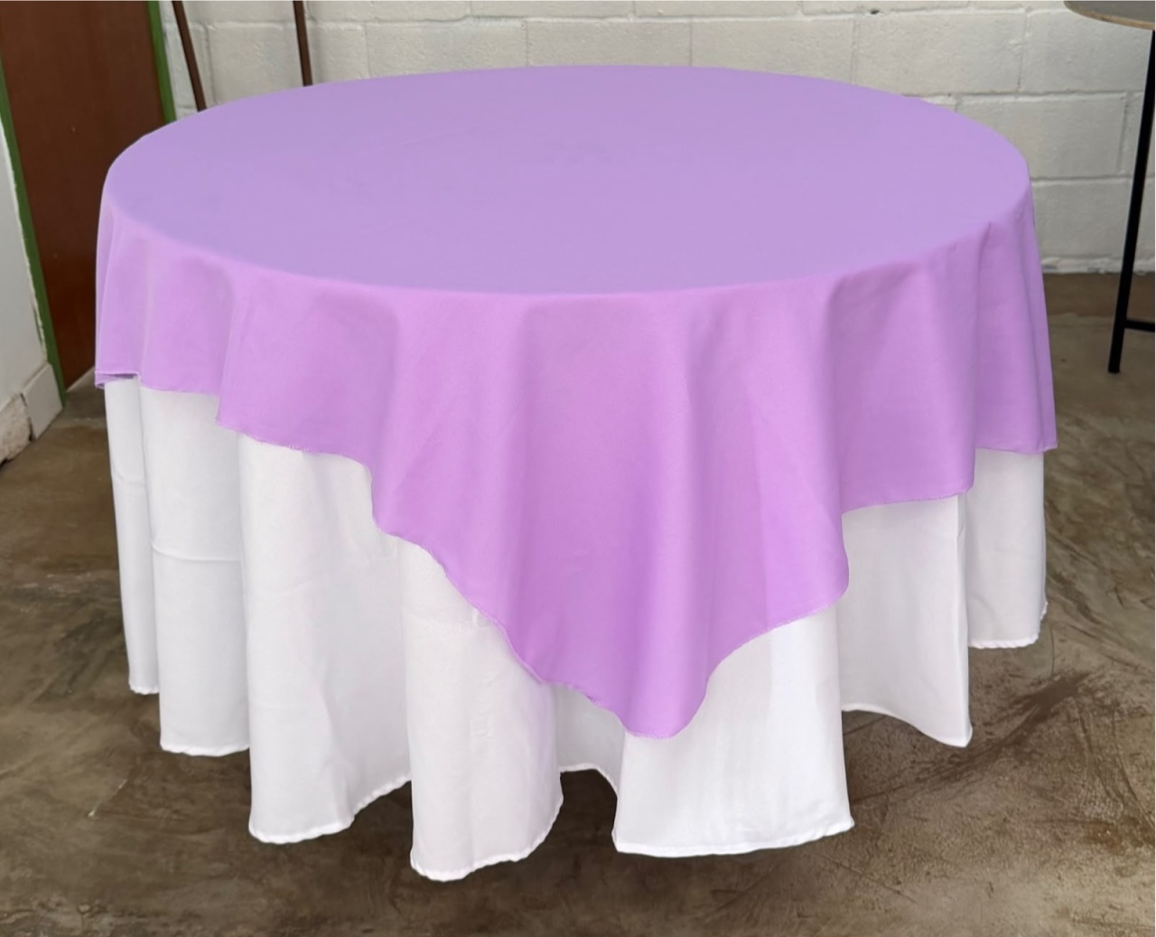 Forro de Mesa 6 Lugares Redondo ( Branco + Cobre Manto Lilas) - suh pegue monte 