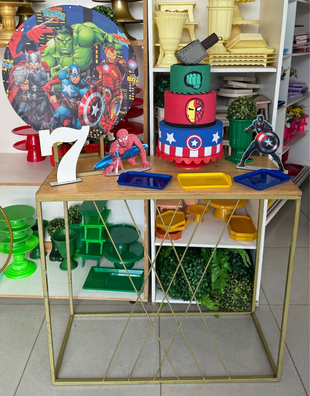 Festa Na Mesa Vingadores + Mesa - suh pegue monte 