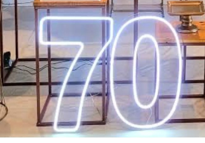Idade 70 Em Led   ( 7 Em Falta ) - suh pegue monte 