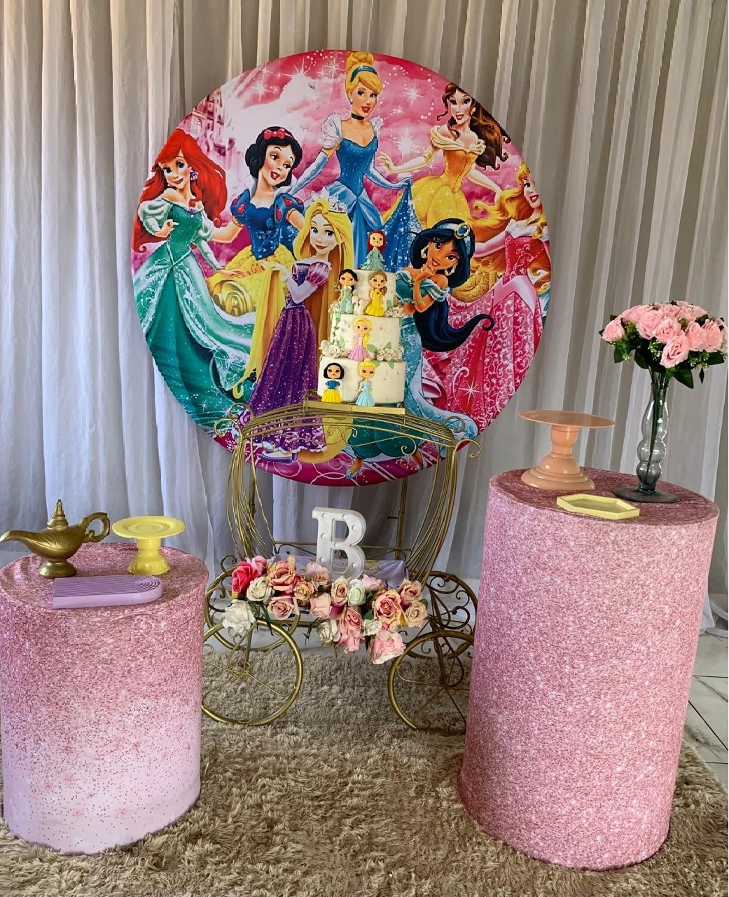 Kit Ouro Princesas 1 - AMORETTO LOCAÇÕES